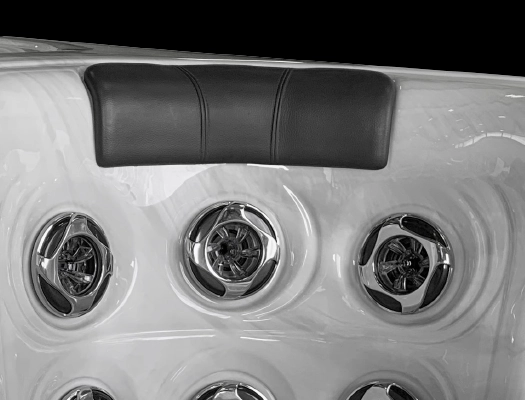 Comfort padded headrest & adjustable stainless steel jets