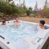 garden 696l lifestyle alpine white brown family close